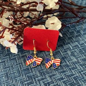 🇺🇸Patriotic Bow Earrings🇺🇸